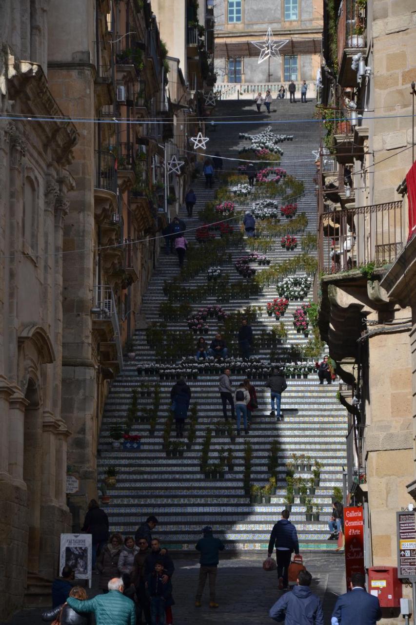 Bed and Breakfast Al Centro Storico Caltagirone Exterior foto